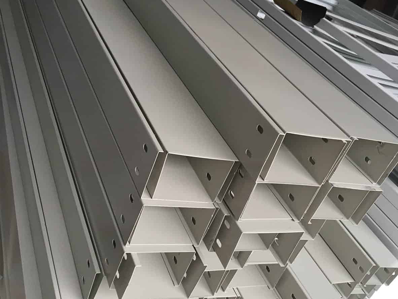  Máng đi dây điện