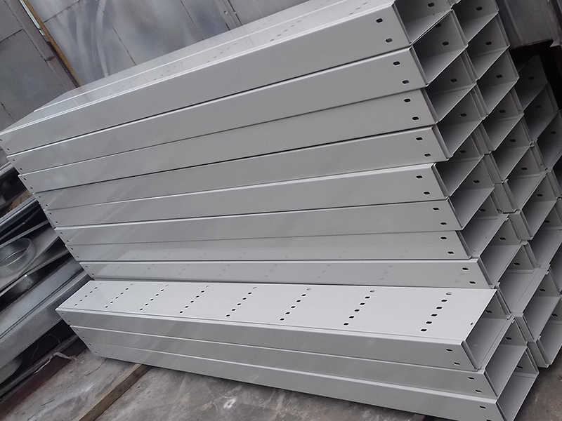 thang máng cáp sơn tĩnh điện